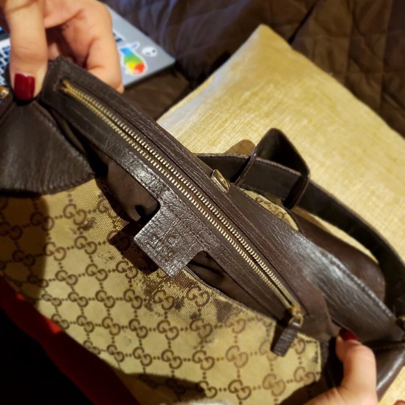 Gucci bag 💯 present Authentic - Picture 2 of 8